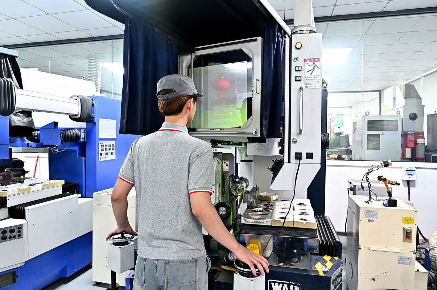 WAIDA SPG-X光學(xué)曲線(xiàn)磨床